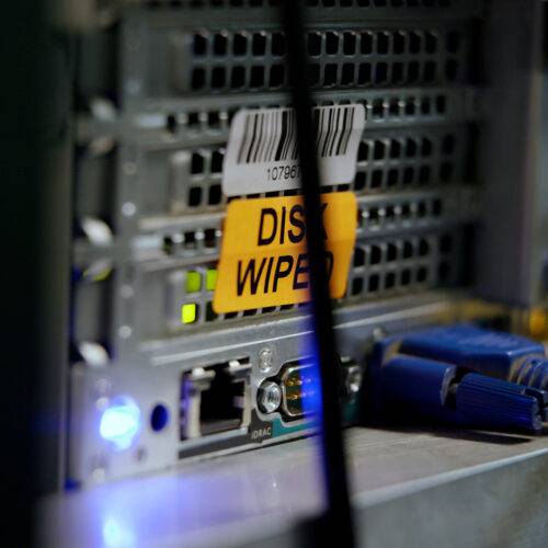 Kan een magneet echt data van een harde schijf wissen?